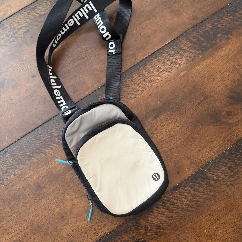 Lululemon Crossbody Bag Womens Small Black Cream Adjustable Strap Nylon Logo